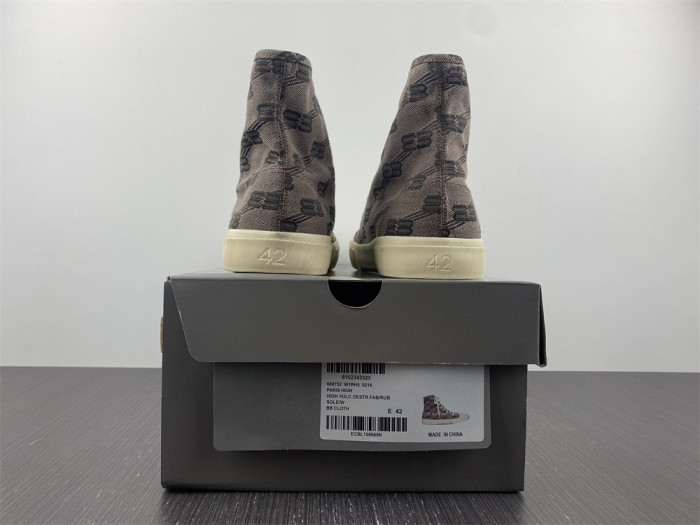 Ba*len*cia*ga sneaker