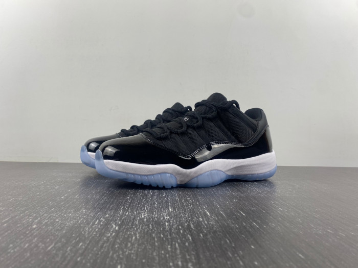 air jordan 11 low “space jam” fv5104-004