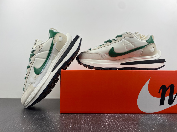nike sacai x vaporwaffle ns11251