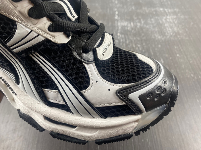 Ba*len*cia*ga runner sneaker