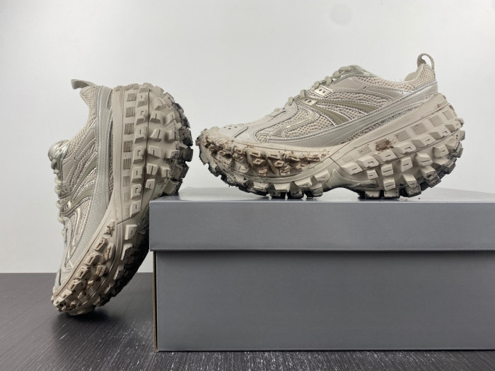 Ba*len*cia*ga defender sneaker