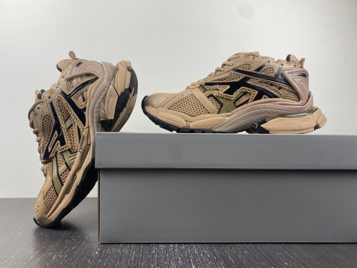 Ba*len*cia*ga runner sneaker