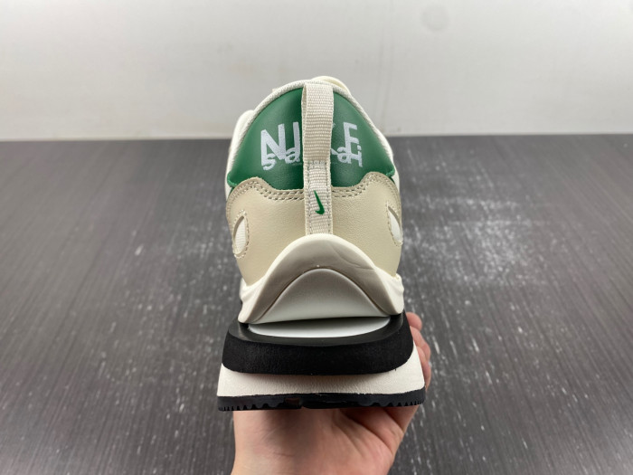 nike sacai x vaporwaffle ns11251