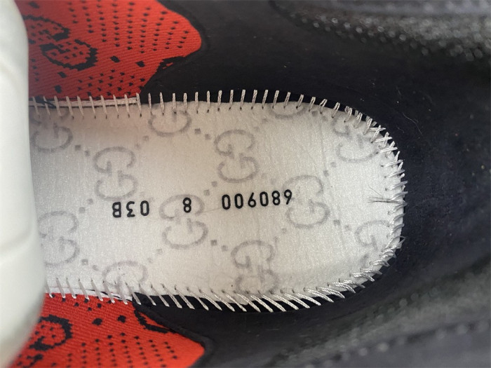 G*u*i* trainer sneaker89