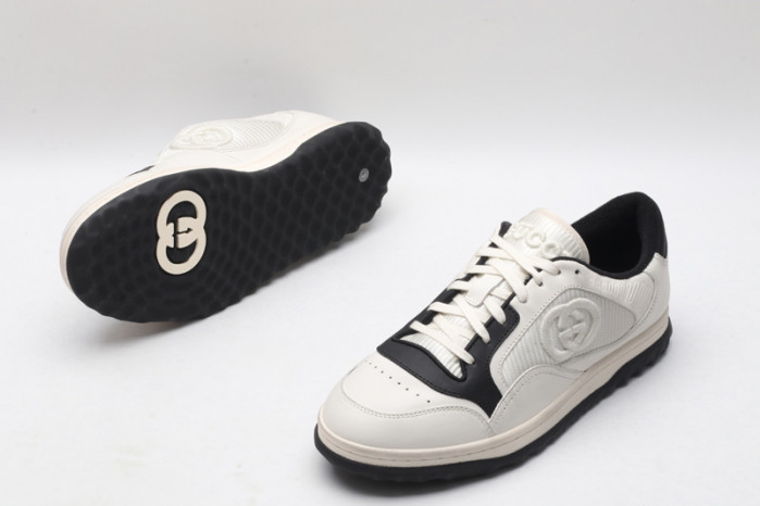 G*u*i* trainer sneaker95