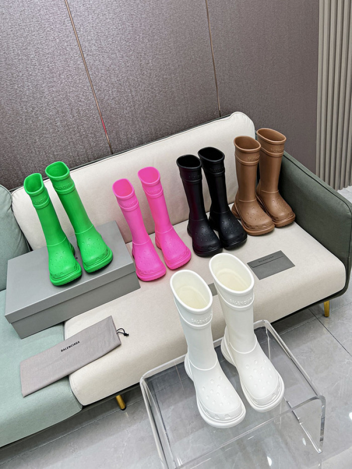 ba*len*cia*ga x Cr0c5 chunky rubber boots b03