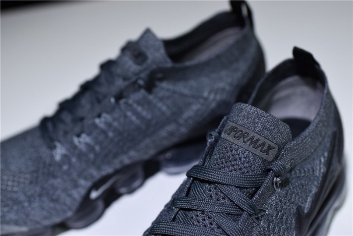 nike air vapormax flyknit 2 dark grey 942842-002