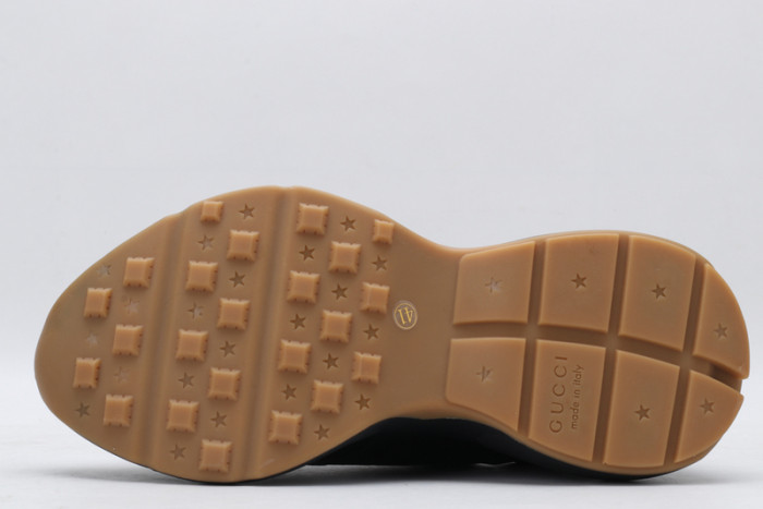 G*u*i* rhyton sneaker