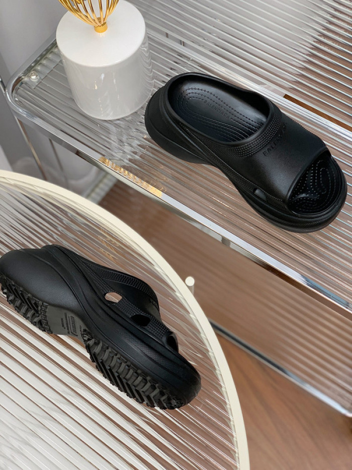 balenciag* sandal bs64