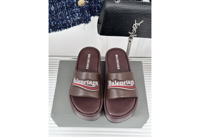 Balenciag* Sandal BS82