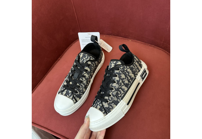 B23 OBLIQUE LOW Top SNEAKERS T00480H105