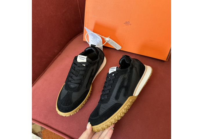 H**me5 snekaers hm037