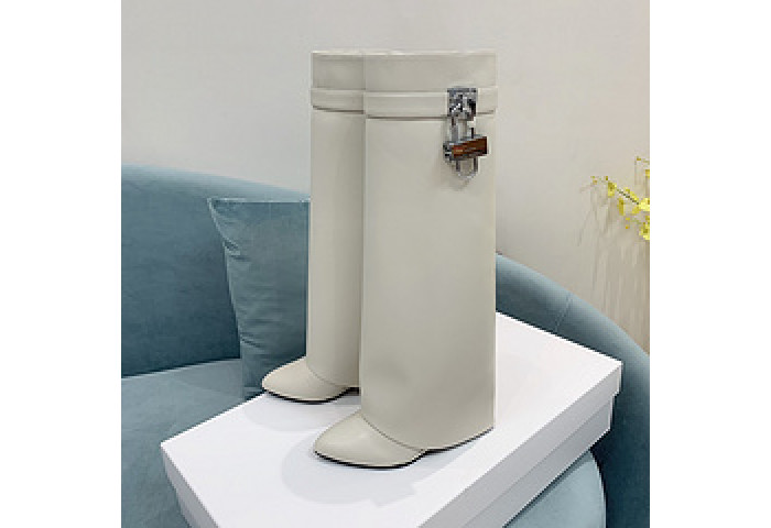 Givenchy Boots 660006