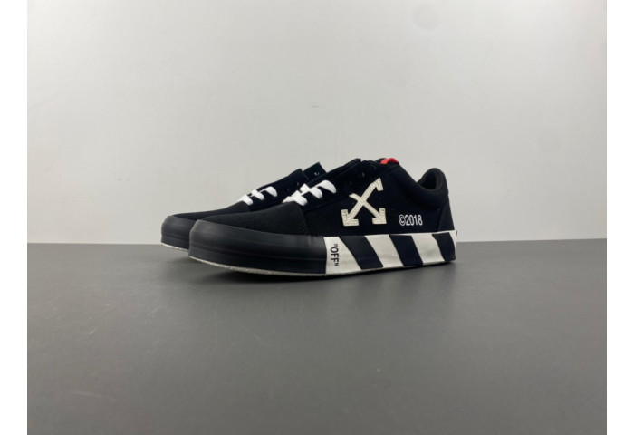 OFF-W c/o Virgil Abloh Vulc Low 2A4WTW