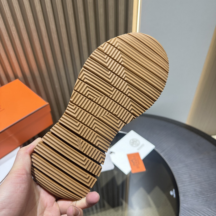 H**me5 snekaers hm054