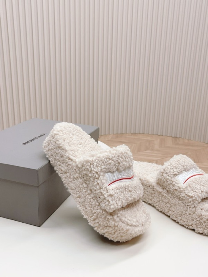 Balenciag* Sandal BS76