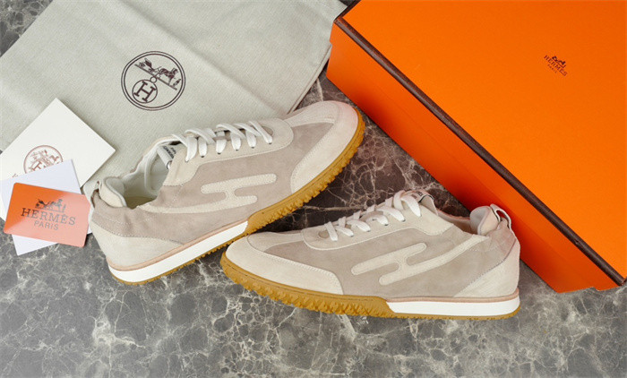 H**me5 snekaers hm004