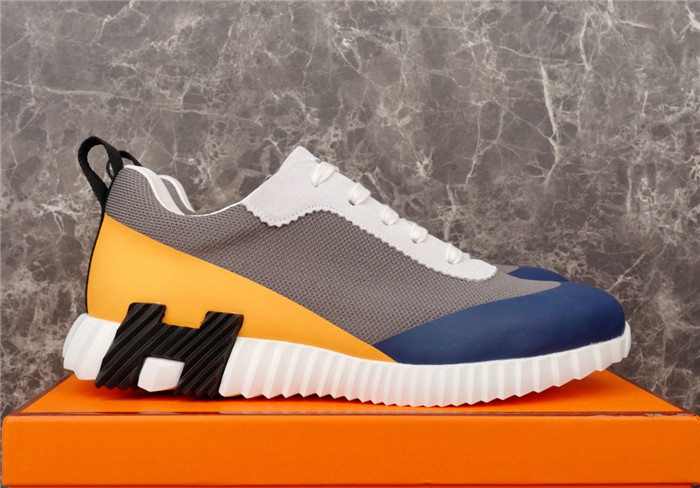 H**me5 snekaers hm022