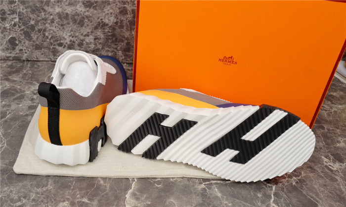 H**me5 snekaers hm022