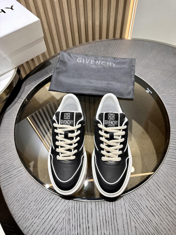 Givenchy Sneakers 660021