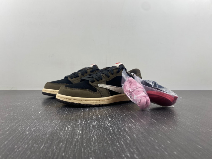 TRAVIS SCOTT X AIR JORDAN 1 LOW “MOCHA” KIDS CQ4277-001