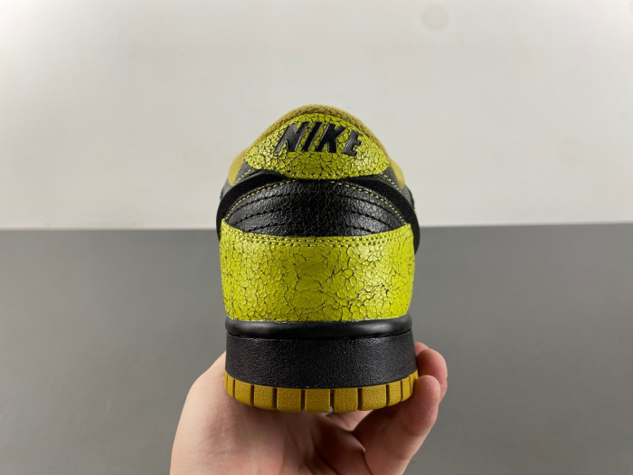 Nike Dunk Low QS Halloween Skull HV6103-300