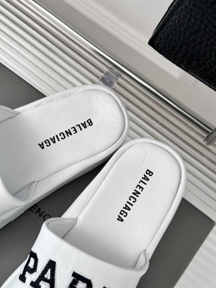 Balenciag* Sandal BS80