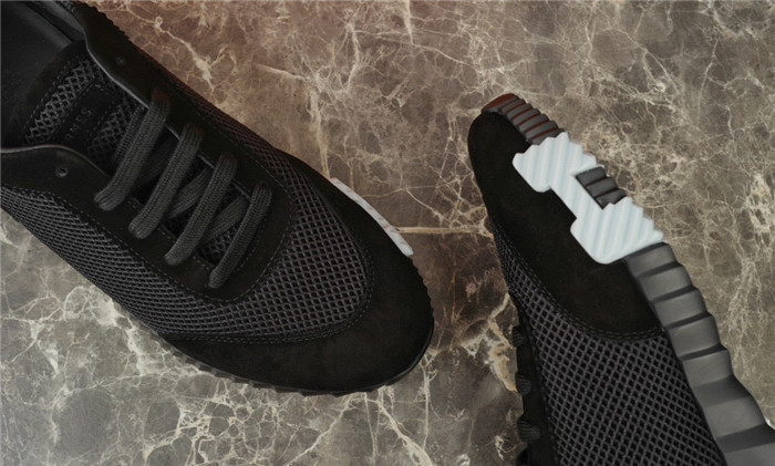 H**me5 snekaers hm013