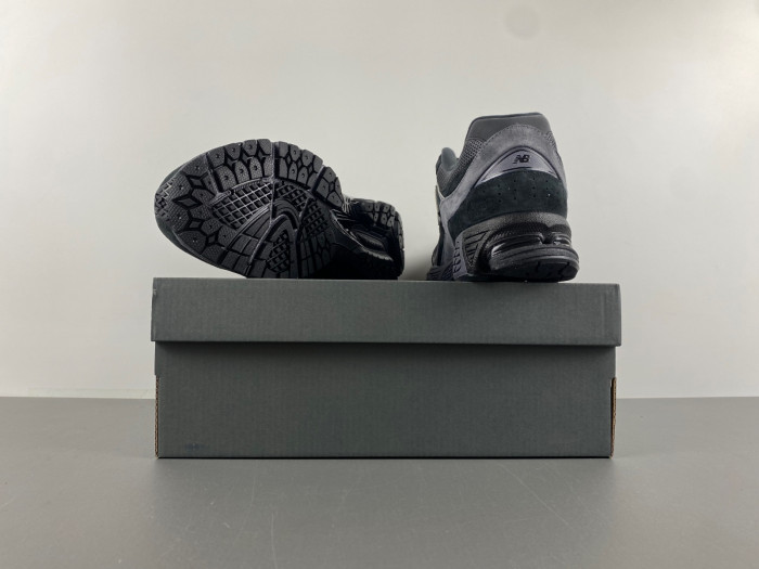 New Balance 2002R Black Dark Grey M2002RBL