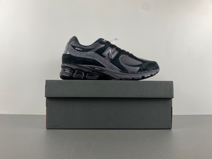 New Balance 2002R Black Dark Grey M2002RBL