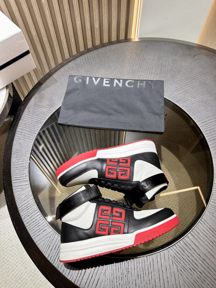 Givenchy Sneakers 660027