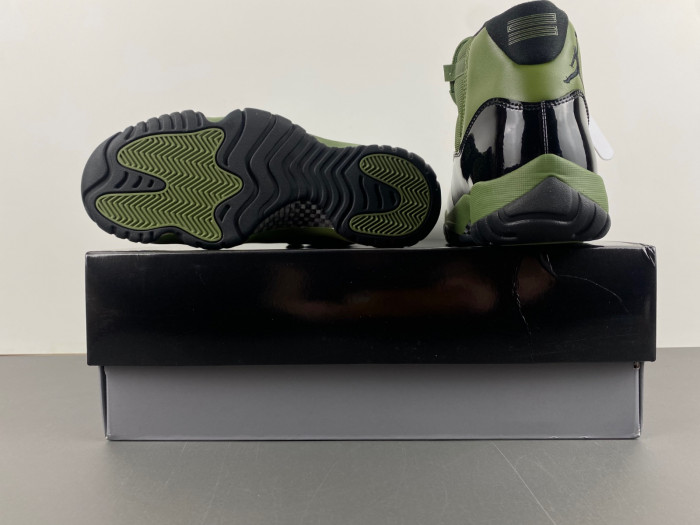 Air Jordan 11 green CT8012-300