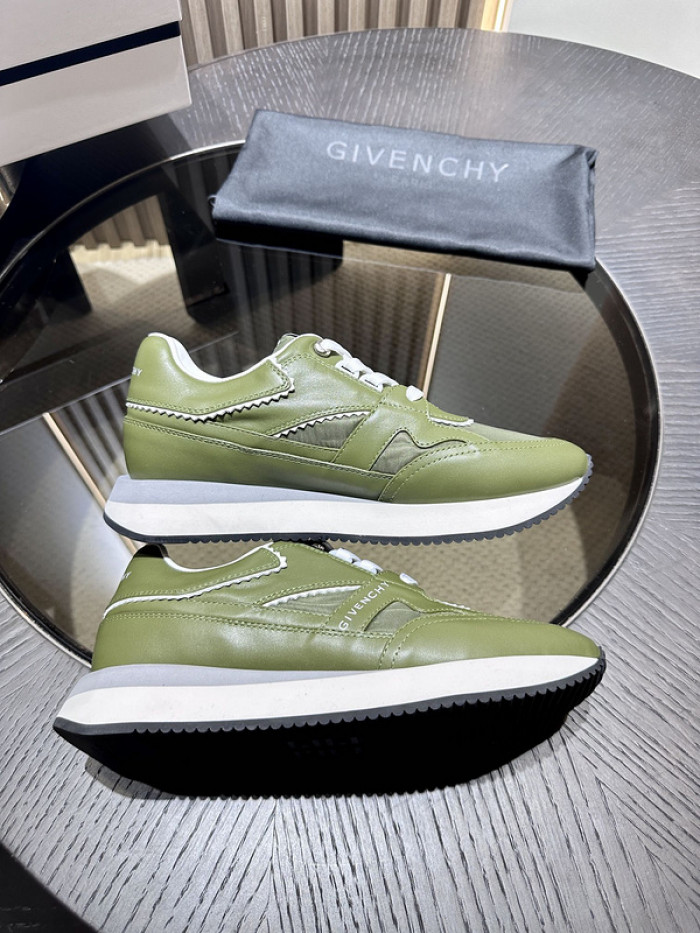 Givenchy Sneakers 660054