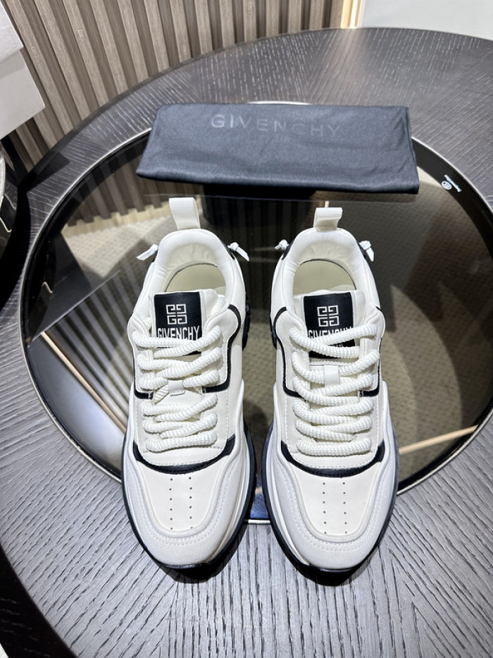 Givenchy Sneakers 660059