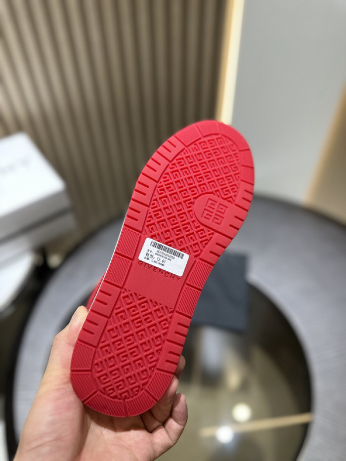 Givenchy Sneakers 660028