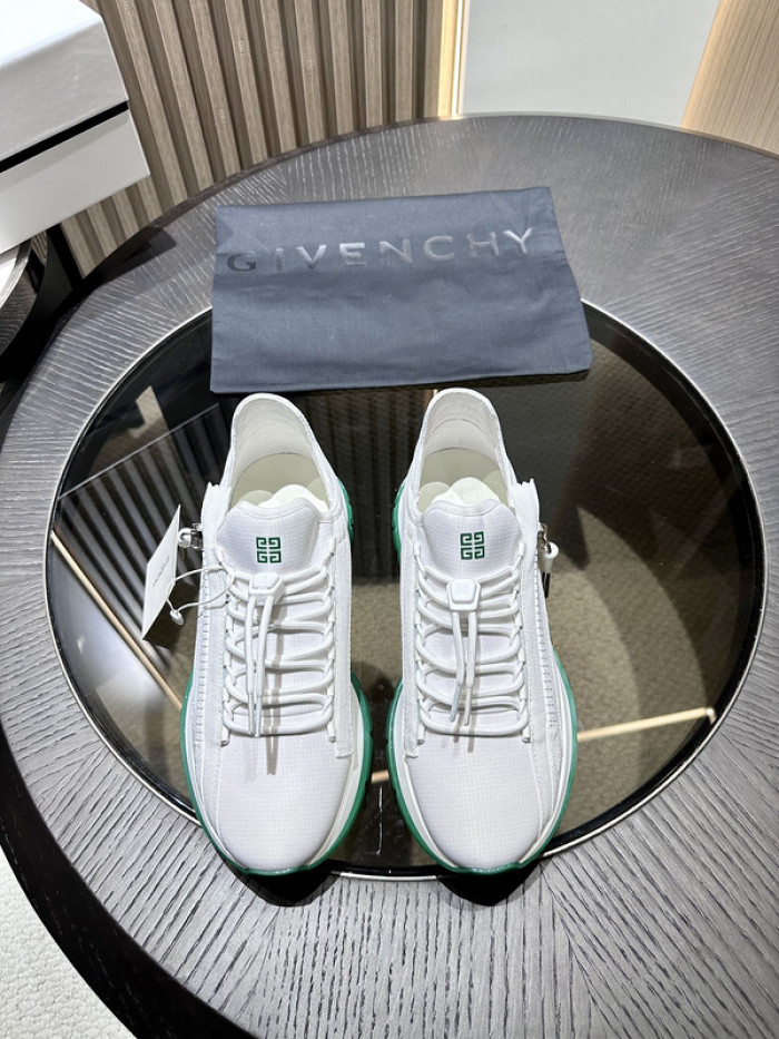 Givenchy Sneakers 660039