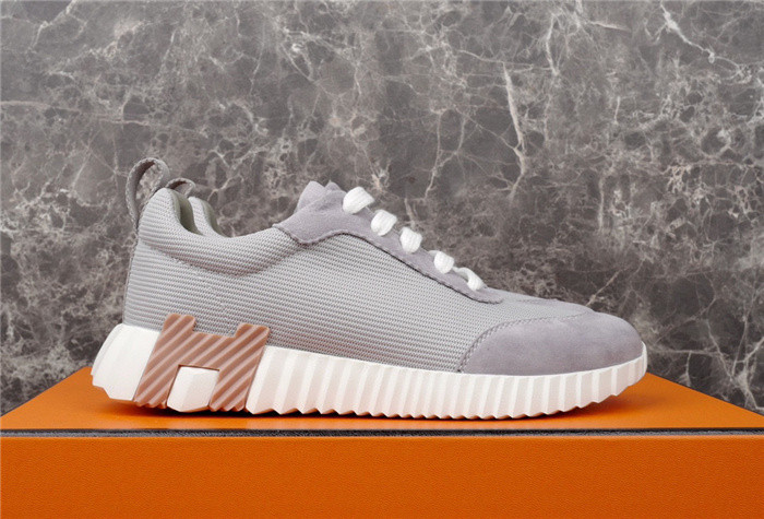 H**me5 snekaers hm024