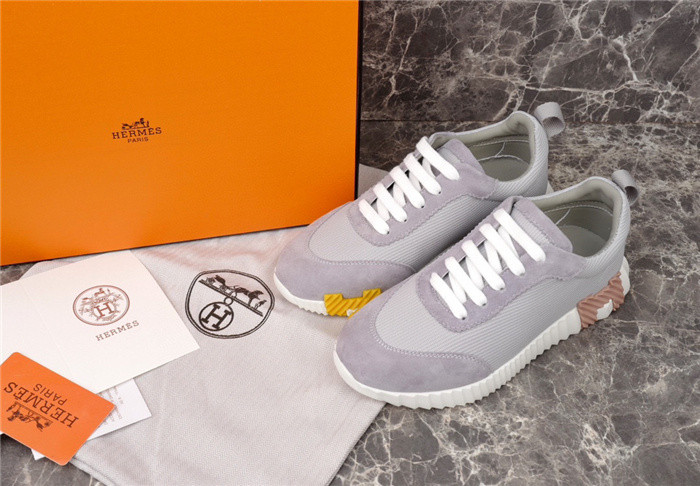 H**me5 snekaers hm024