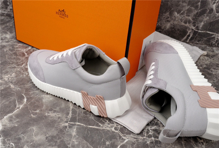 H**me5 snekaers hm024