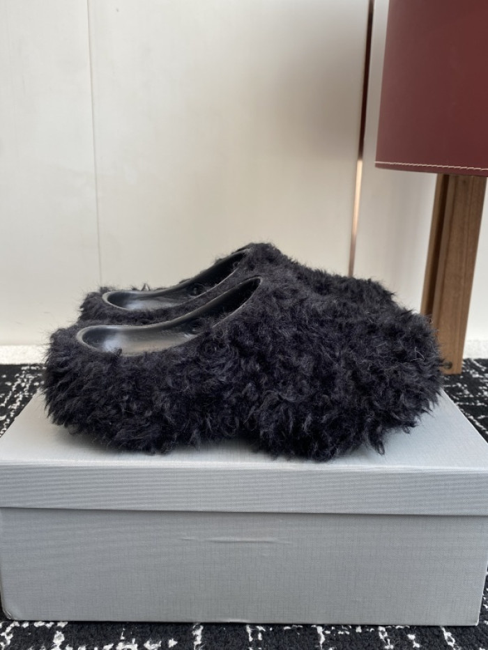 Balenciag* Sandal BS113