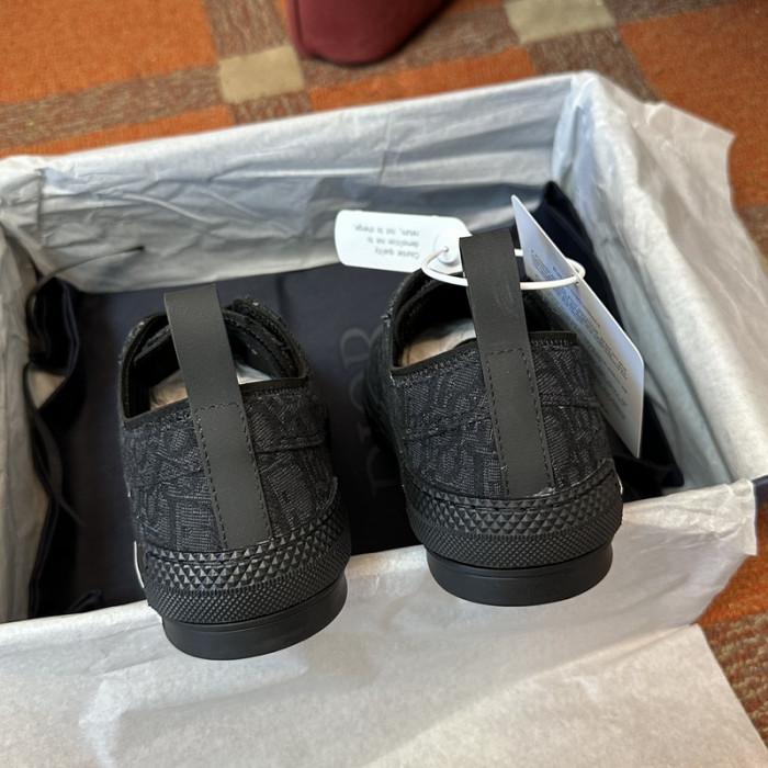 B23 OBLIQUE LOW Top SNEAKERS T00480H106