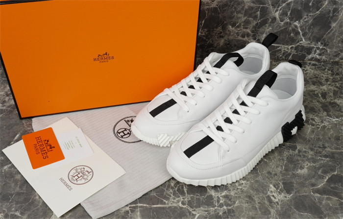 H**me5 snekaers hm003