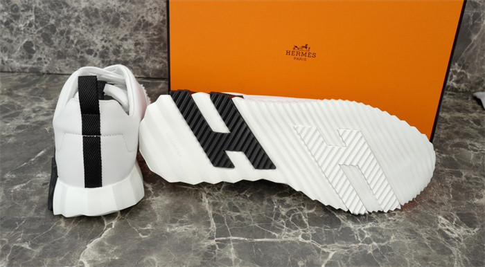 H**me5 snekaers hm003