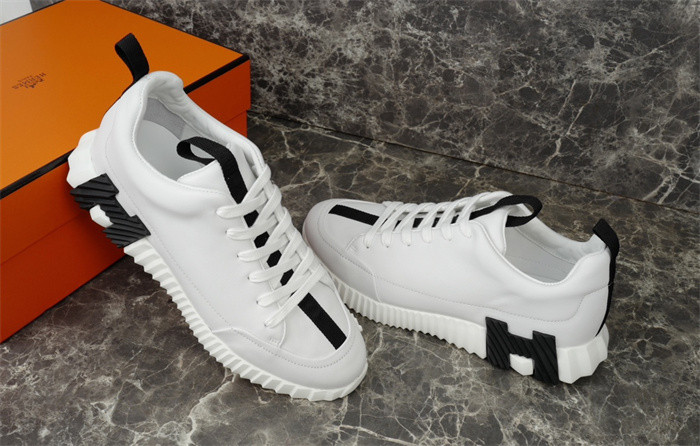 H**me5 snekaers hm003