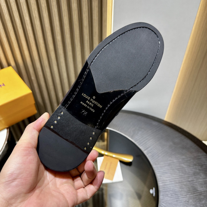 LV LOAFERS L0000611