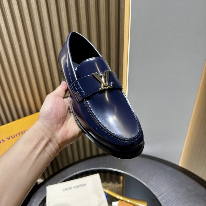 LV LOAFERS L0000611