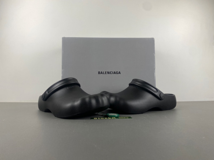 Balenciag* Sandal BS73