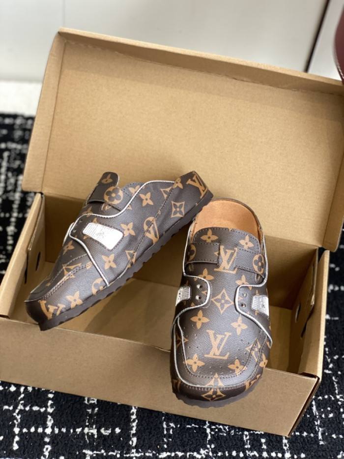 B1RKENSTOCK Sandals BK13