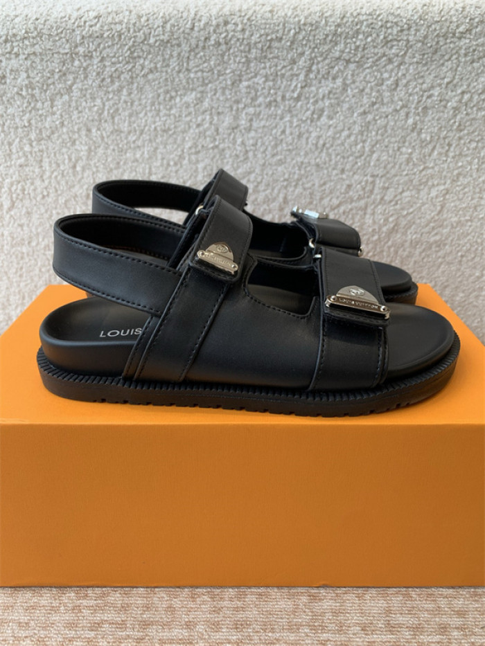 L&V sandal 210