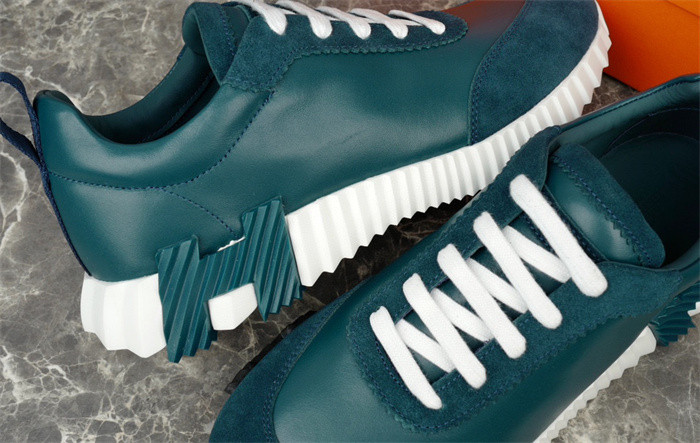 H**me5 snekaers hm010